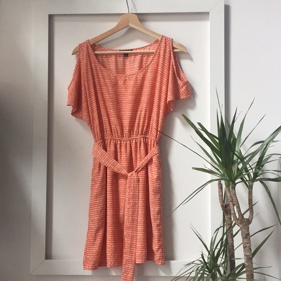 3/$30 ☀️Beautiful summer dress - Picture 1 of 4